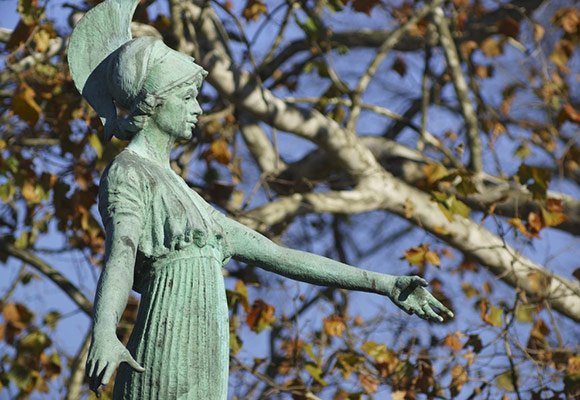 photo of Minerva statue on UNCG campus